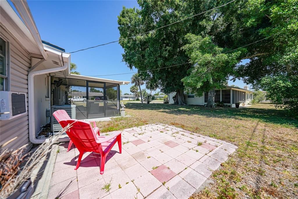 For Sale: $289,000 (3 beds, 2 baths, 1162 Square Feet)