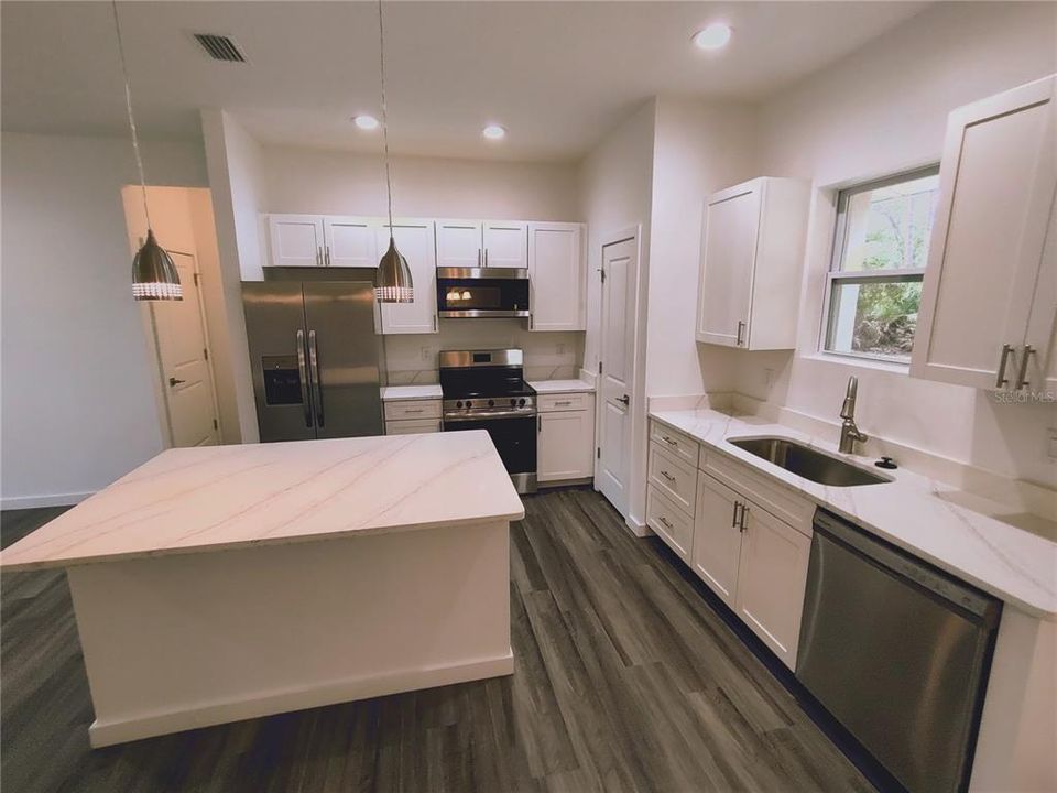 For Sale: $334,000 (3 beds, 2 baths, 1517 Square Feet)