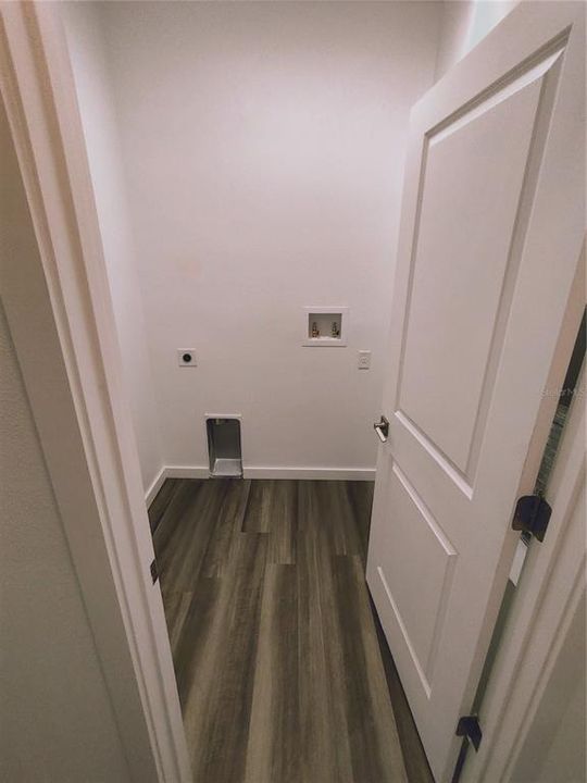 For Sale: $334,000 (3 beds, 2 baths, 1517 Square Feet)