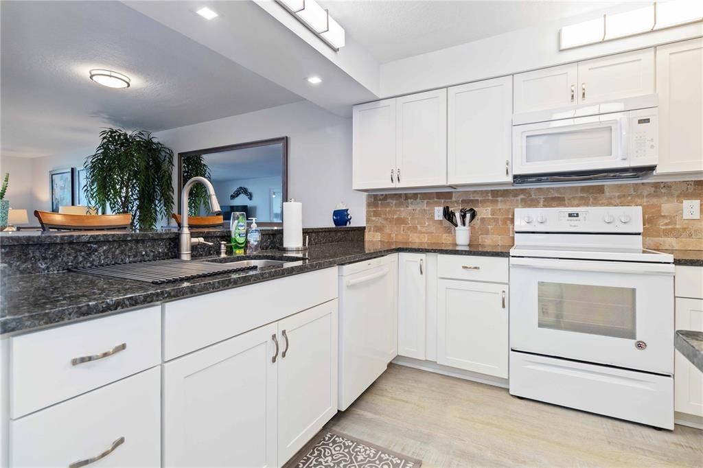 В аренду: $3,500 (2 спален, 2 ванн, 1602 Квадратных фут)