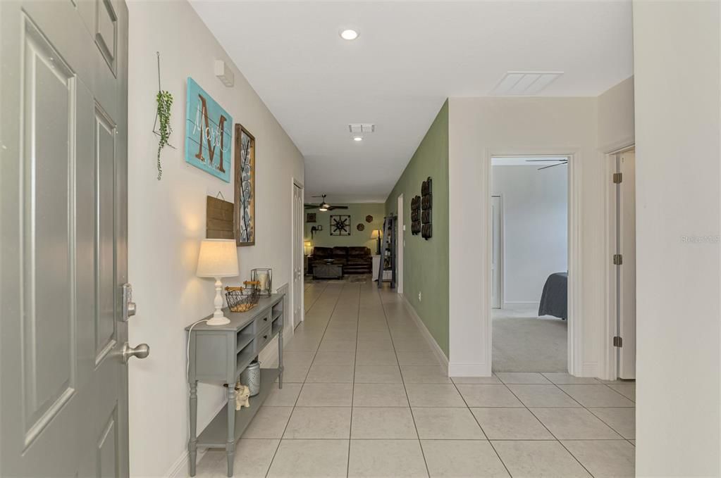 For Sale: $359,900 (4 beds, 2 baths, 1998 Square Feet)