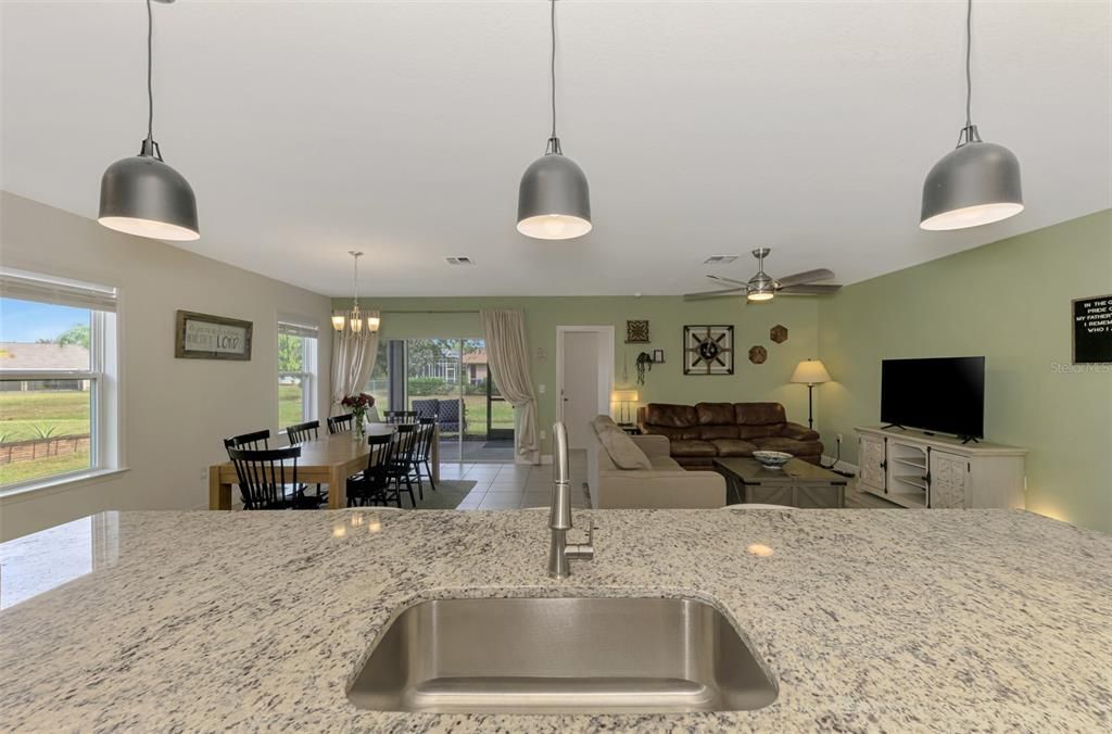 For Sale: $359,900 (4 beds, 2 baths, 1998 Square Feet)