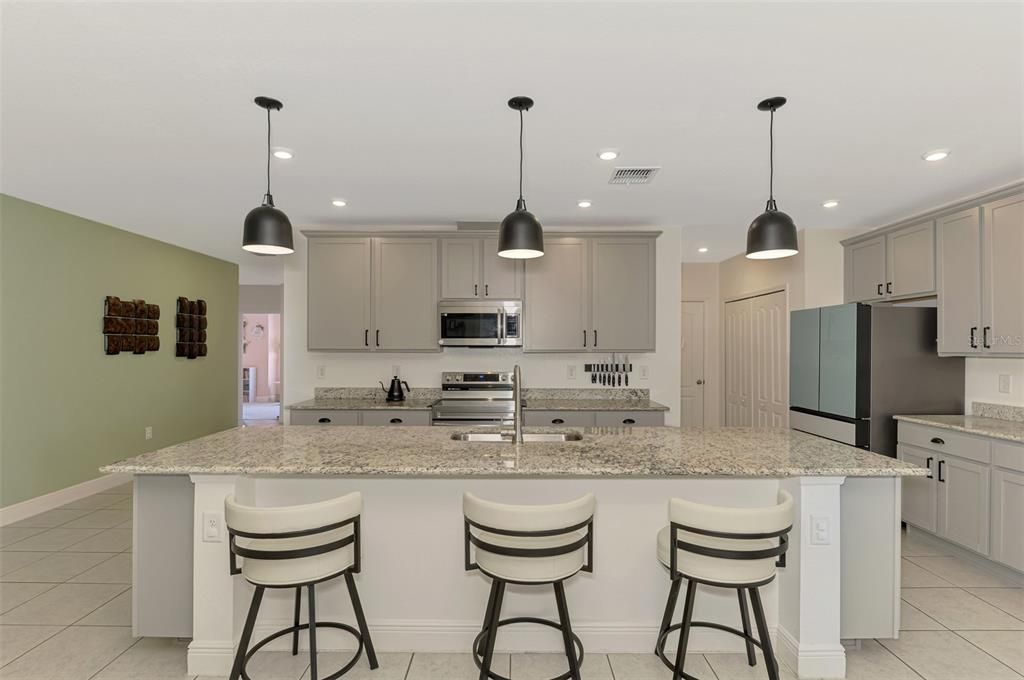 For Sale: $359,900 (4 beds, 2 baths, 1998 Square Feet)