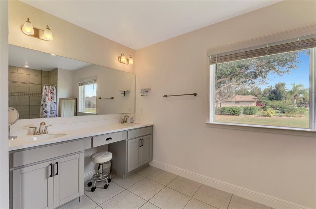 For Sale: $359,900 (4 beds, 2 baths, 1998 Square Feet)