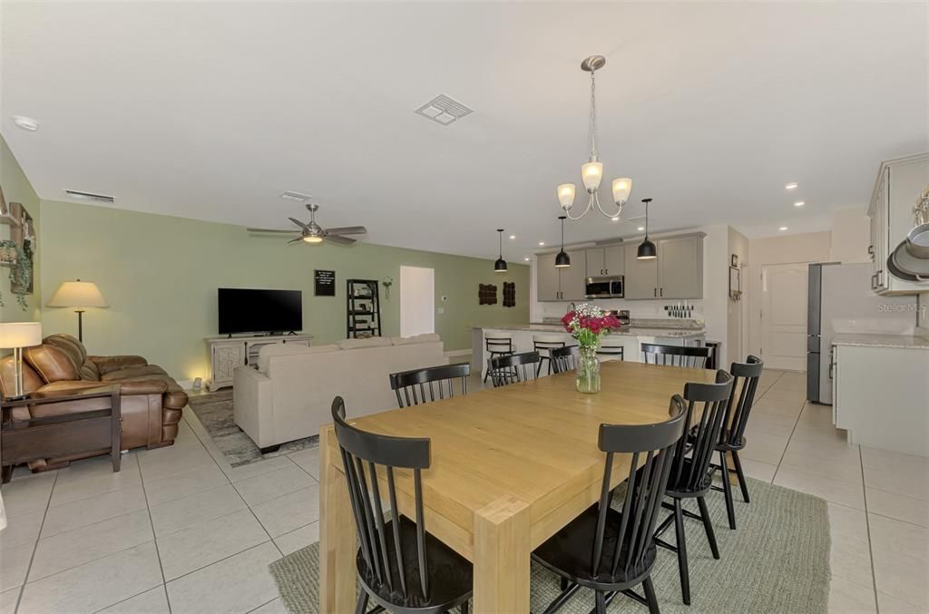 For Sale: $359,900 (4 beds, 2 baths, 1998 Square Feet)