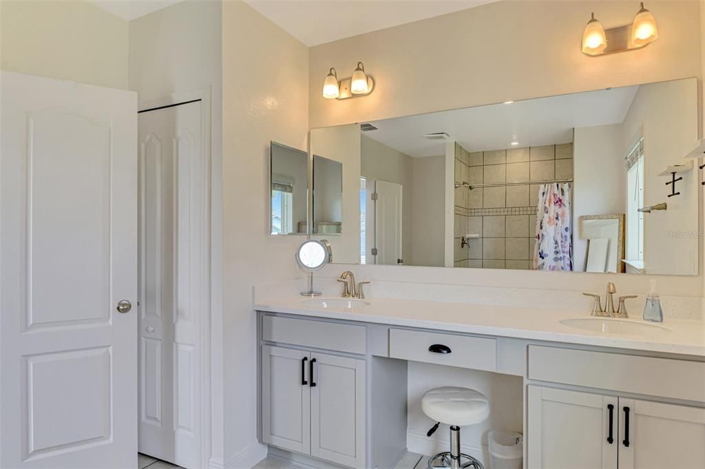 For Sale: $359,900 (4 beds, 2 baths, 1998 Square Feet)