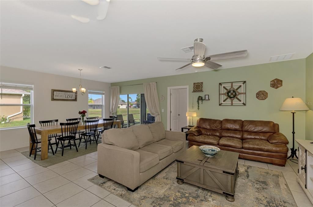 For Sale: $359,900 (4 beds, 2 baths, 1998 Square Feet)