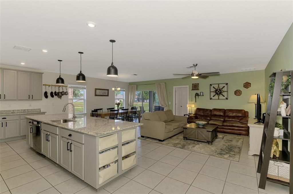 For Sale: $359,900 (4 beds, 2 baths, 1998 Square Feet)