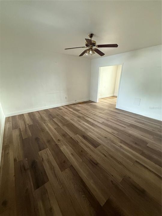 For Rent: $1,300 (1 beds, 1 baths, 525 Square Feet)