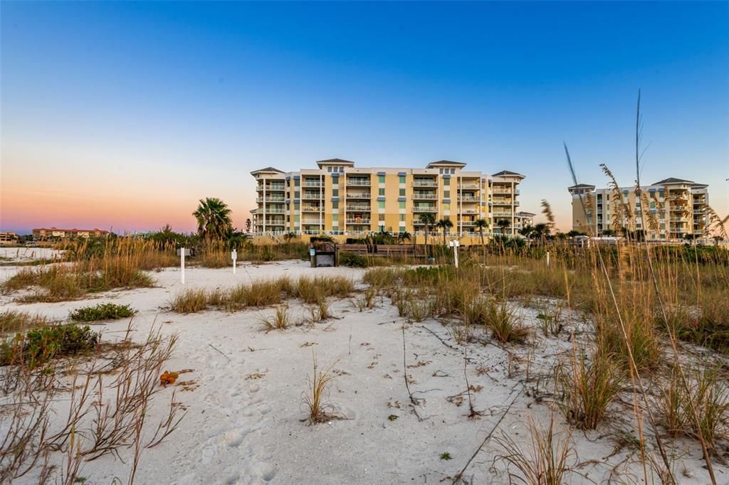 待售: $3,499,500 (3 贝兹, 3 浴室, 2939 平方英尺)