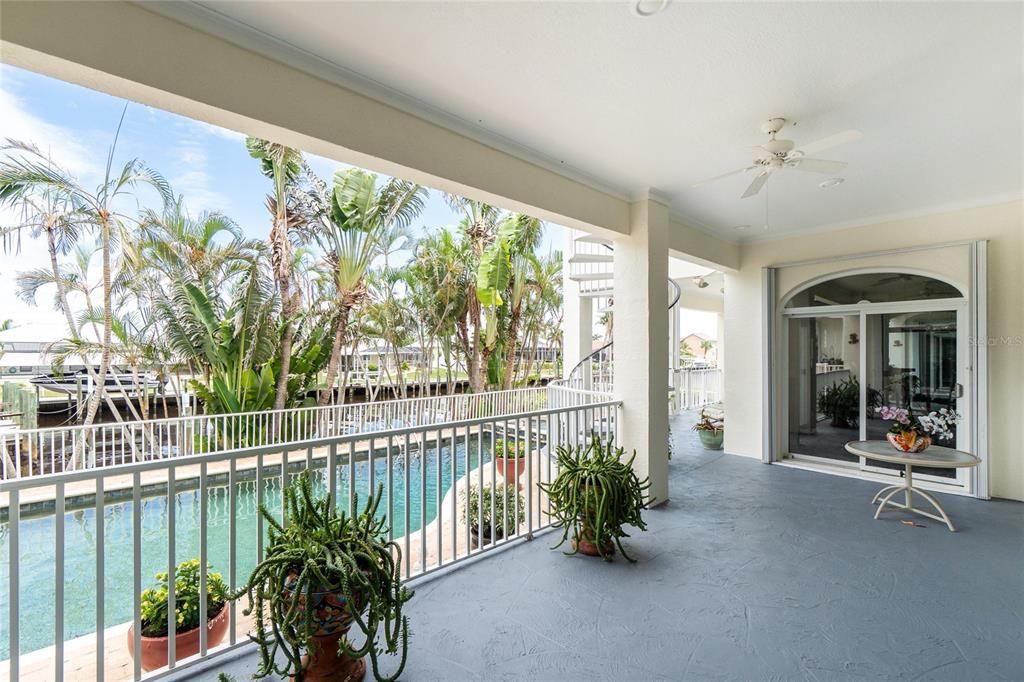 На продажу: $2,000,000 (6 спален, 5 ванн, 5695 Квадратных фут)