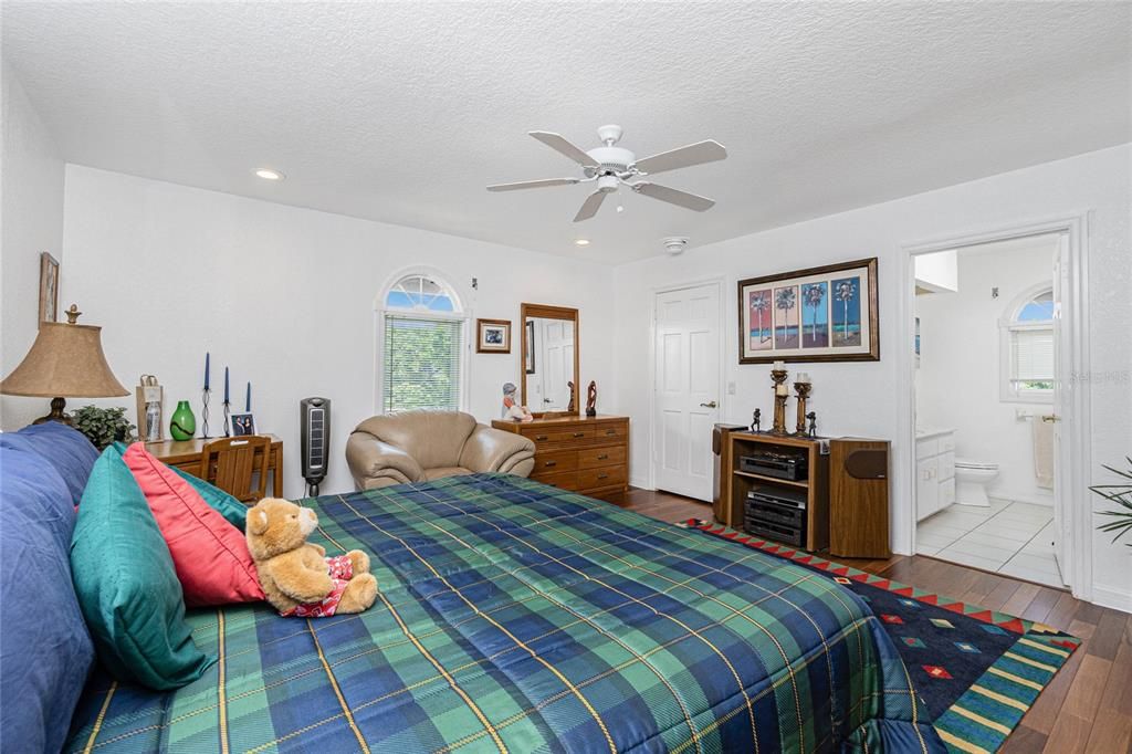 На продажу: $2,000,000 (6 спален, 5 ванн, 5695 Квадратных фут)