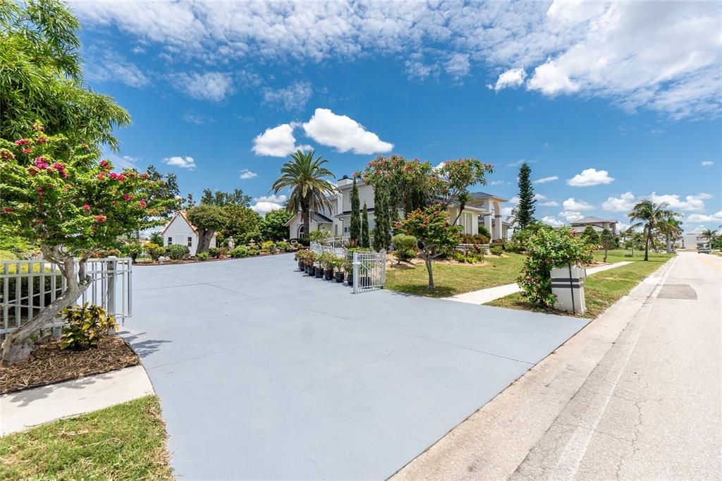 На продажу: $2,000,000 (6 спален, 5 ванн, 5695 Квадратных фут)