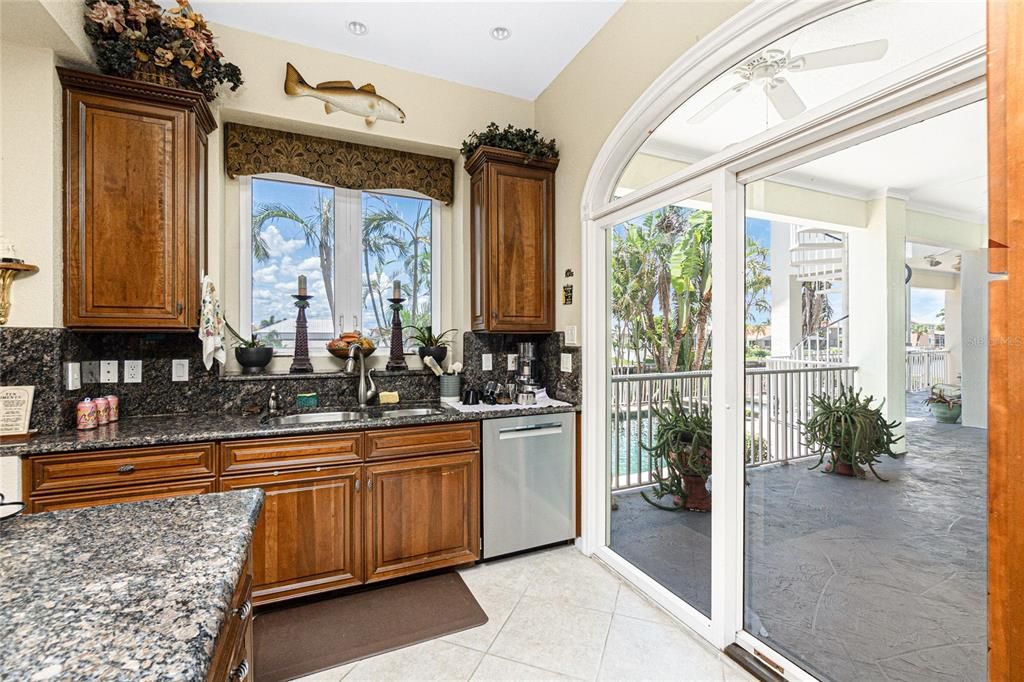 На продажу: $2,000,000 (6 спален, 5 ванн, 5695 Квадратных фут)