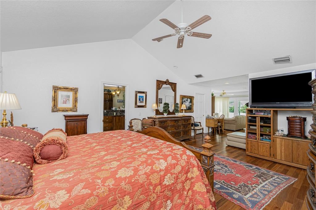 На продажу: $2,000,000 (6 спален, 5 ванн, 5695 Квадратных фут)