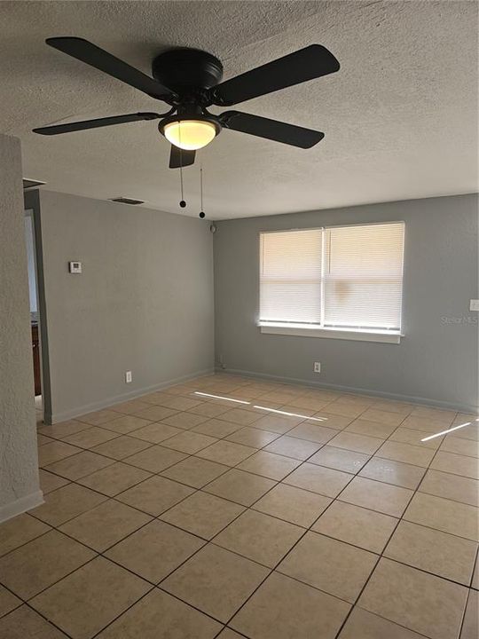 En Renta: $2,000 (3 camas, 2 baños, 1125 Pies cuadrados)