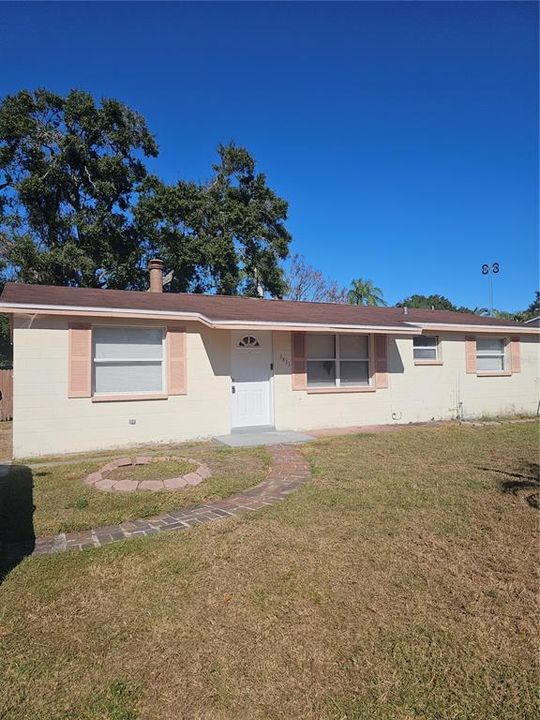 En Renta: $2,000 (3 camas, 2 baños, 1125 Pies cuadrados)