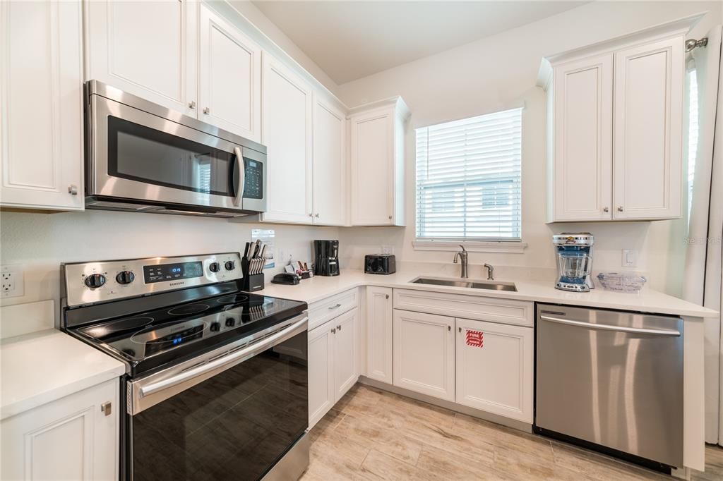 For Sale: $375,000 (2 beds, 2 baths, 1188 Square Feet)