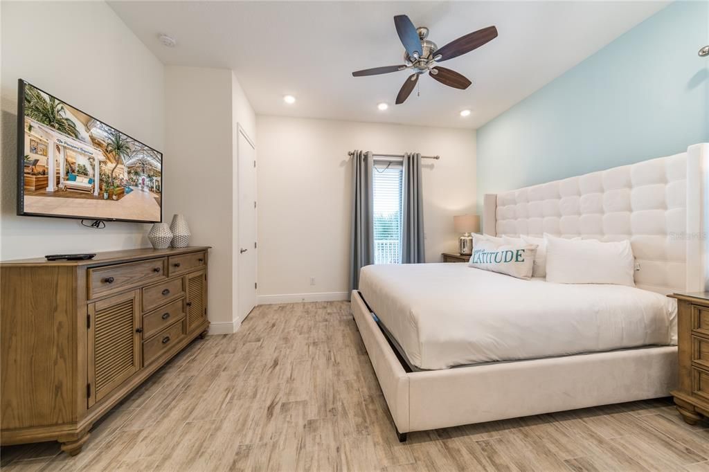 For Sale: $375,000 (2 beds, 2 baths, 1188 Square Feet)