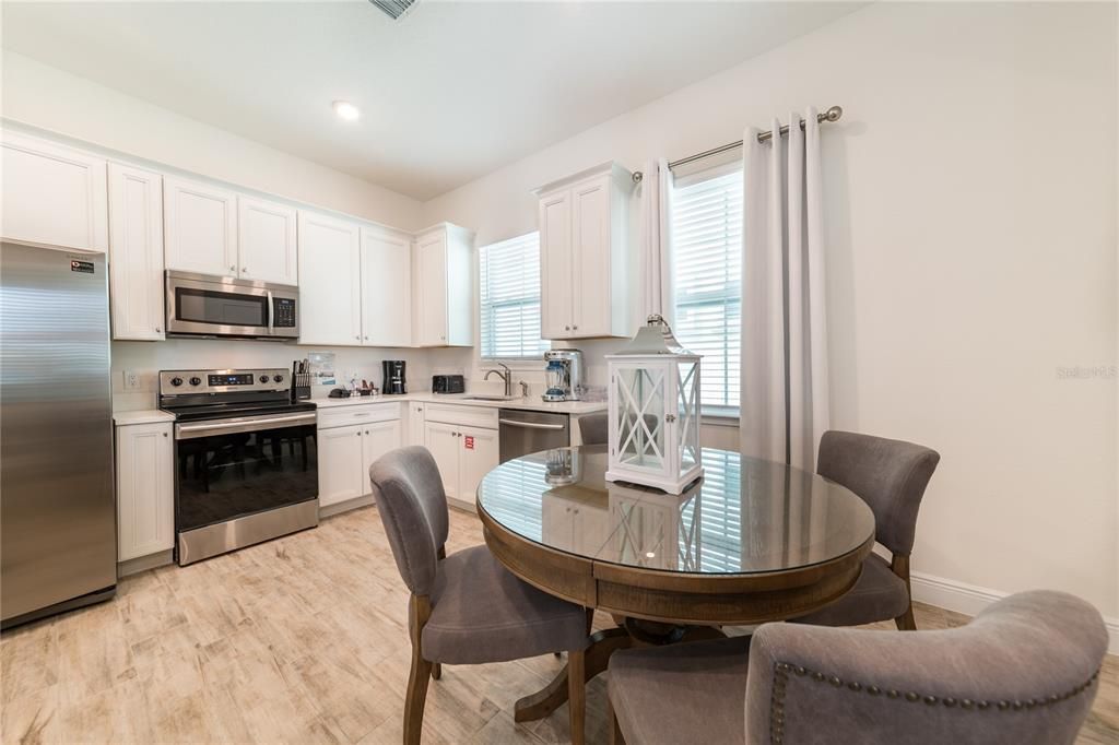 For Sale: $375,000 (2 beds, 2 baths, 1188 Square Feet)