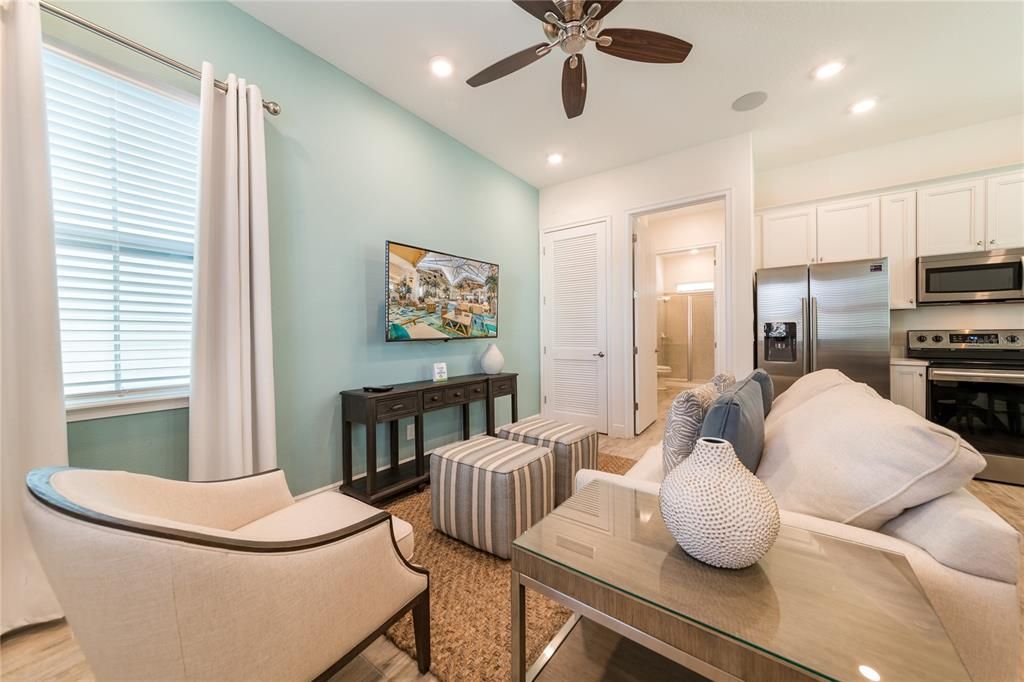 For Sale: $375,000 (2 beds, 2 baths, 1188 Square Feet)