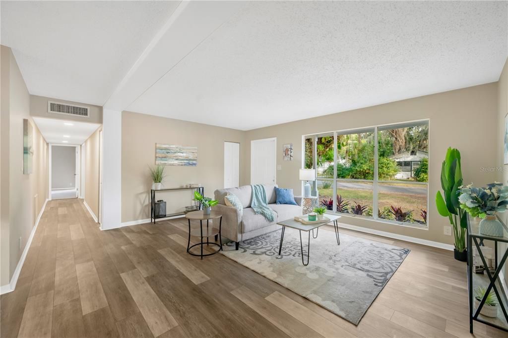 En Venta: $349,900 (4 camas, 2 baños, 1519 Pies cuadrados)