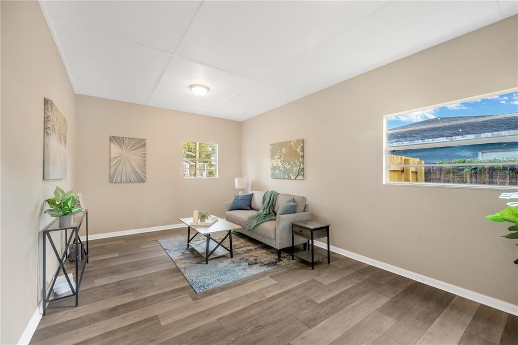 En Venta: $349,900 (4 camas, 2 baños, 1519 Pies cuadrados)