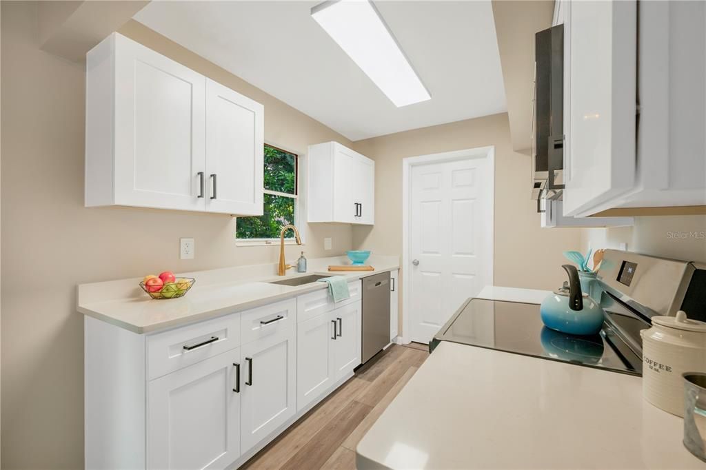 En Venta: $349,900 (4 camas, 2 baños, 1519 Pies cuadrados)