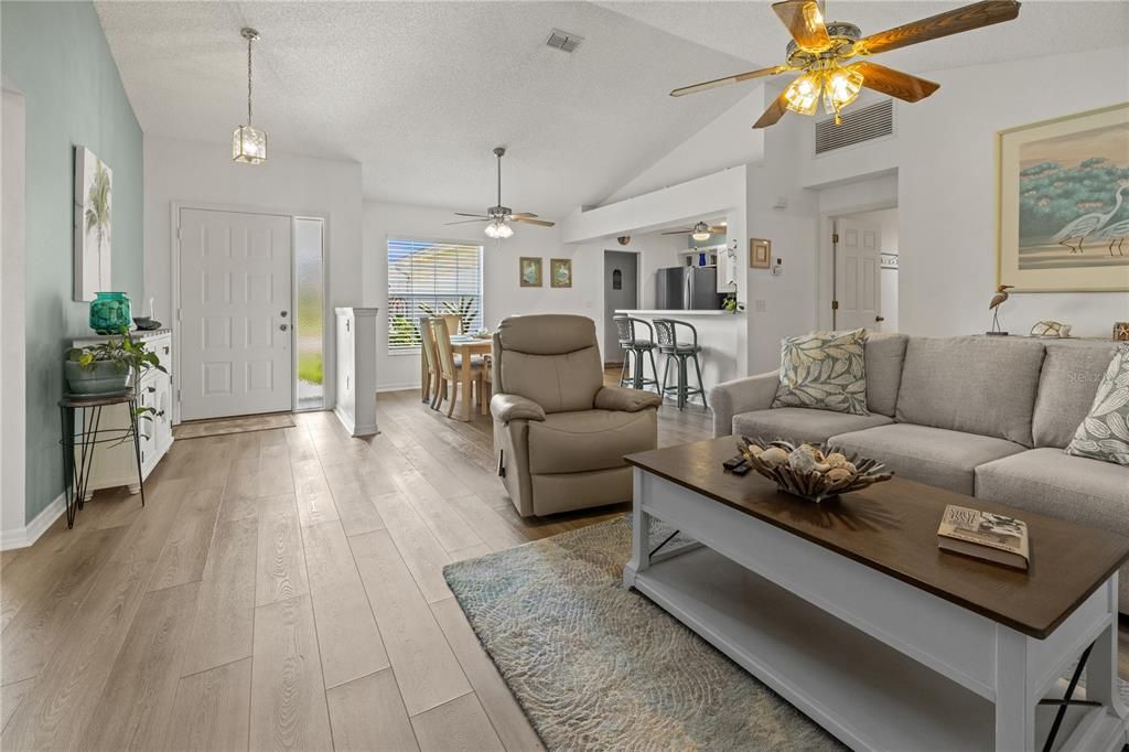 待售: $319,000 (3 贝兹, 2 浴室, 1626 平方英尺)