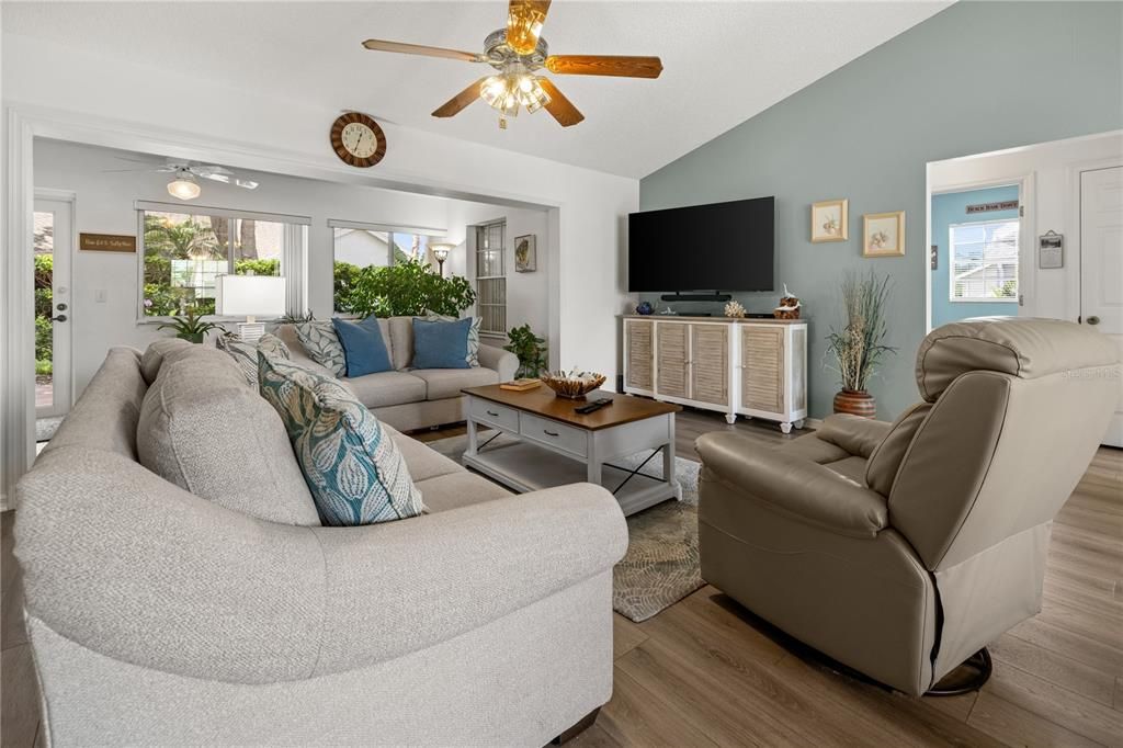 待售: $319,000 (3 贝兹, 2 浴室, 1626 平方英尺)