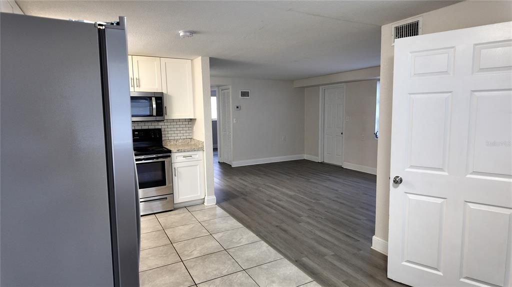 For Rent: $1,550 (3 beds, 1 baths, 960 Square Feet)