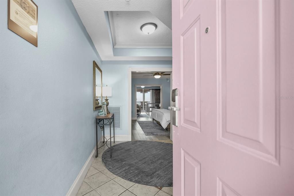 For Sale: $329,000 (1 beds, 1 baths, 678 Square Feet)