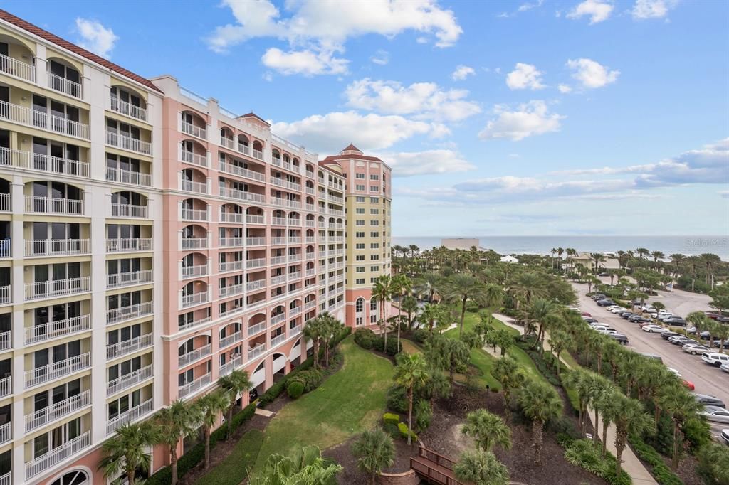 For Sale: $329,000 (1 beds, 1 baths, 678 Square Feet)