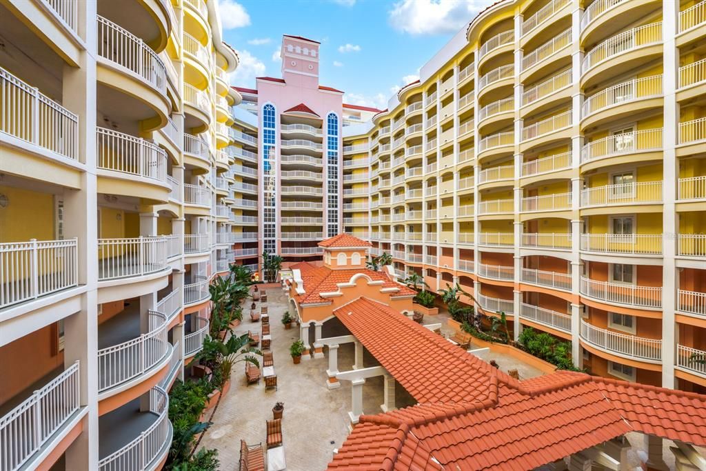 For Sale: $329,000 (1 beds, 1 baths, 678 Square Feet)