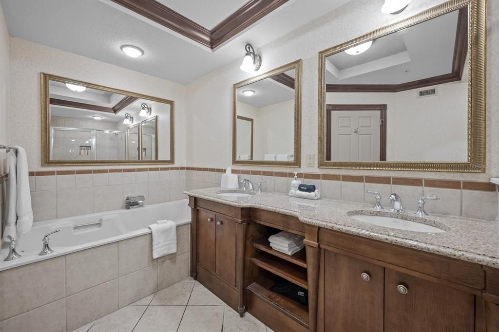 For Sale: $329,000 (1 beds, 1 baths, 678 Square Feet)