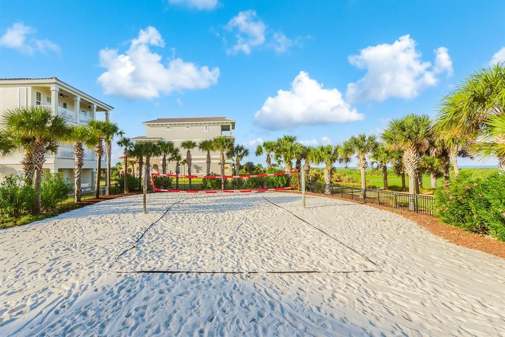 For Sale: $329,000 (1 beds, 1 baths, 678 Square Feet)