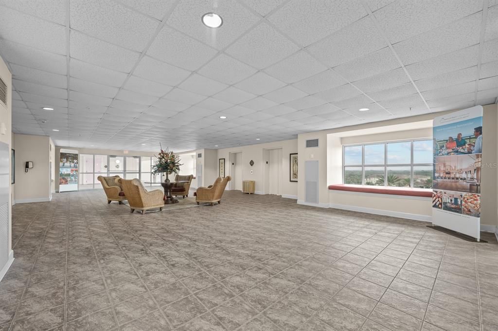 For Sale: $329,000 (1 beds, 1 baths, 678 Square Feet)