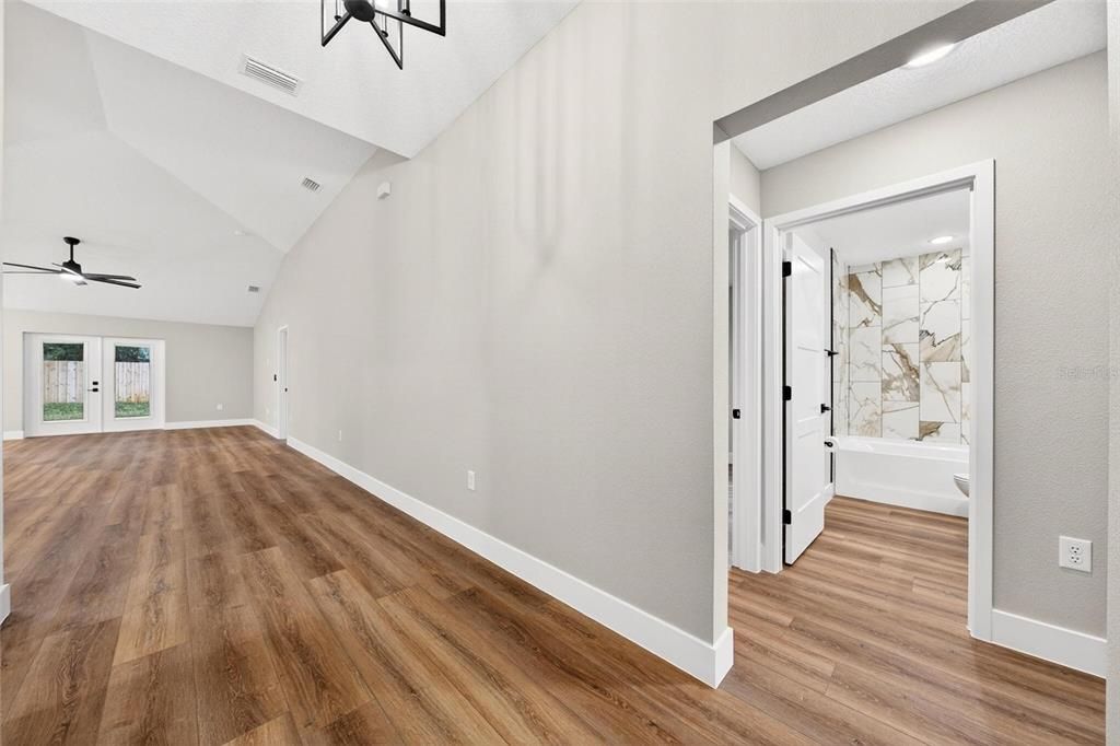 En Venta: $379,900 (4 camas, 2 baños, 1781 Pies cuadrados)