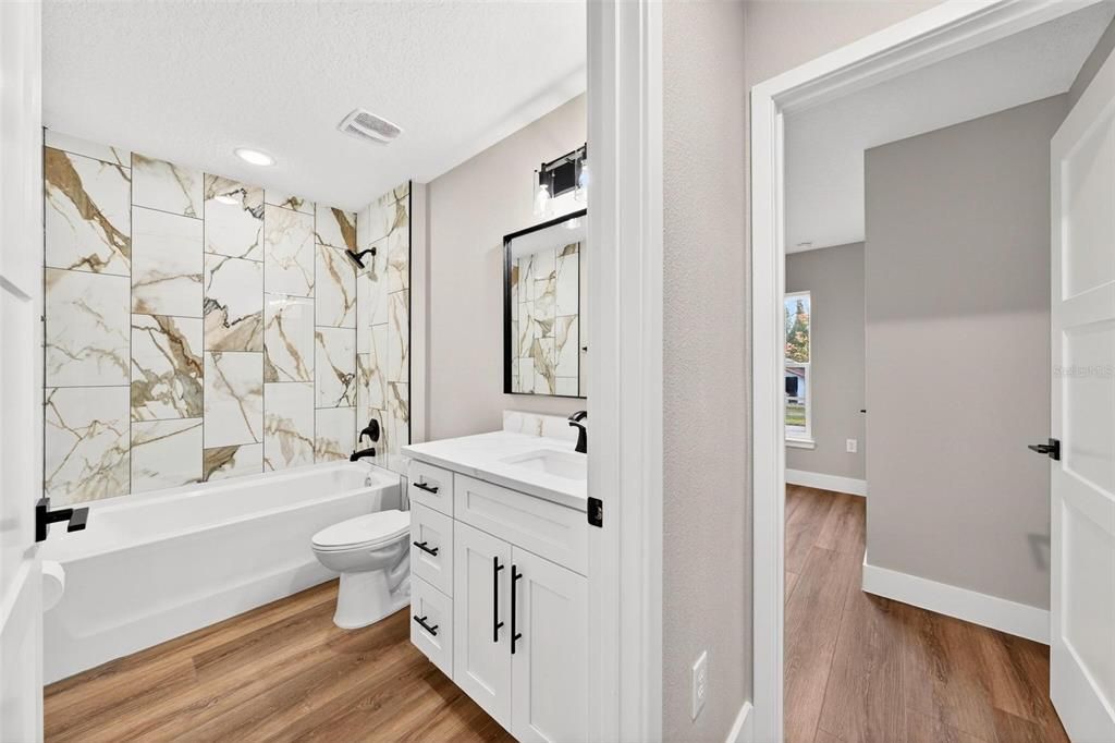 En Venta: $379,900 (4 camas, 2 baños, 1781 Pies cuadrados)