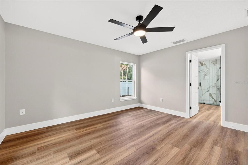 En Venta: $379,900 (4 camas, 2 baños, 1781 Pies cuadrados)