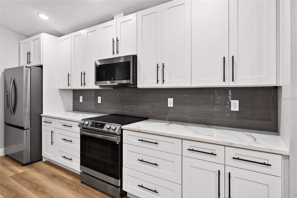 En Venta: $379,900 (4 camas, 2 baños, 1781 Pies cuadrados)