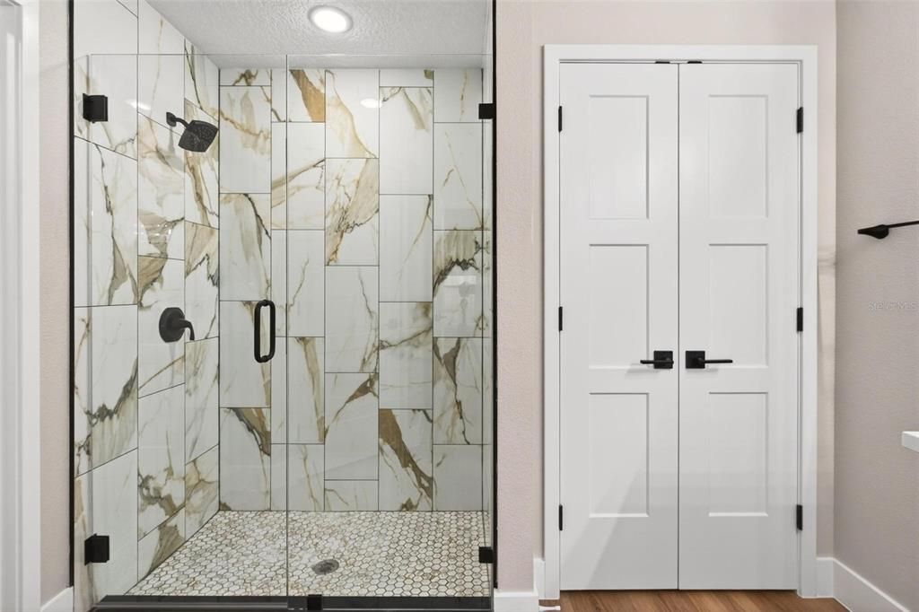 En Venta: $379,900 (4 camas, 2 baños, 1781 Pies cuadrados)