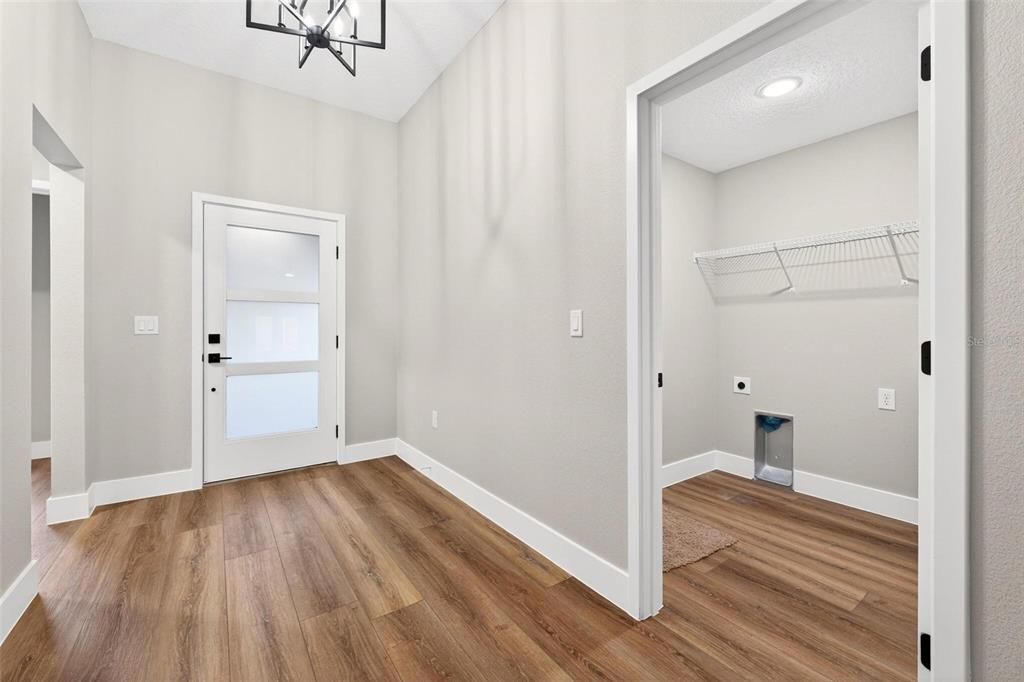 En Venta: $379,900 (4 camas, 2 baños, 1781 Pies cuadrados)