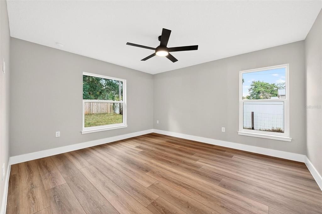 En Venta: $379,900 (4 camas, 2 baños, 1781 Pies cuadrados)