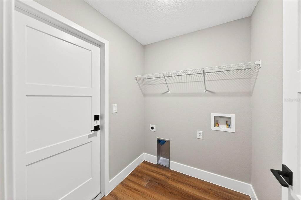 En Venta: $379,900 (4 camas, 2 baños, 1781 Pies cuadrados)