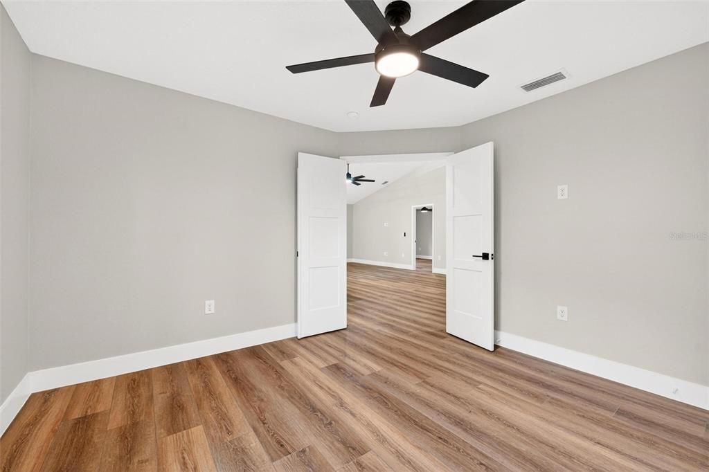 En Venta: $379,900 (4 camas, 2 baños, 1781 Pies cuadrados)