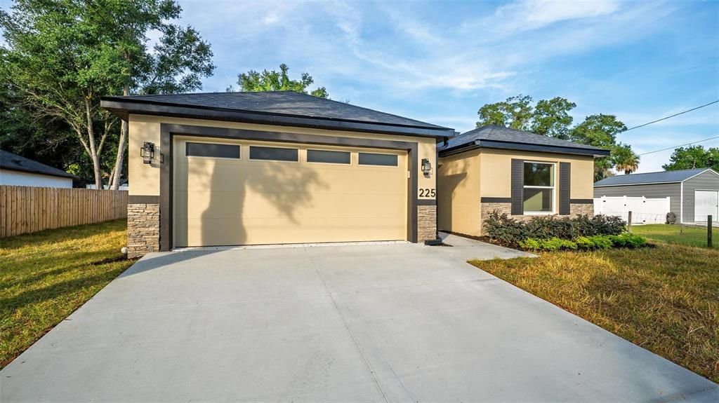 En Venta: $379,900 (4 camas, 2 baños, 1781 Pies cuadrados)