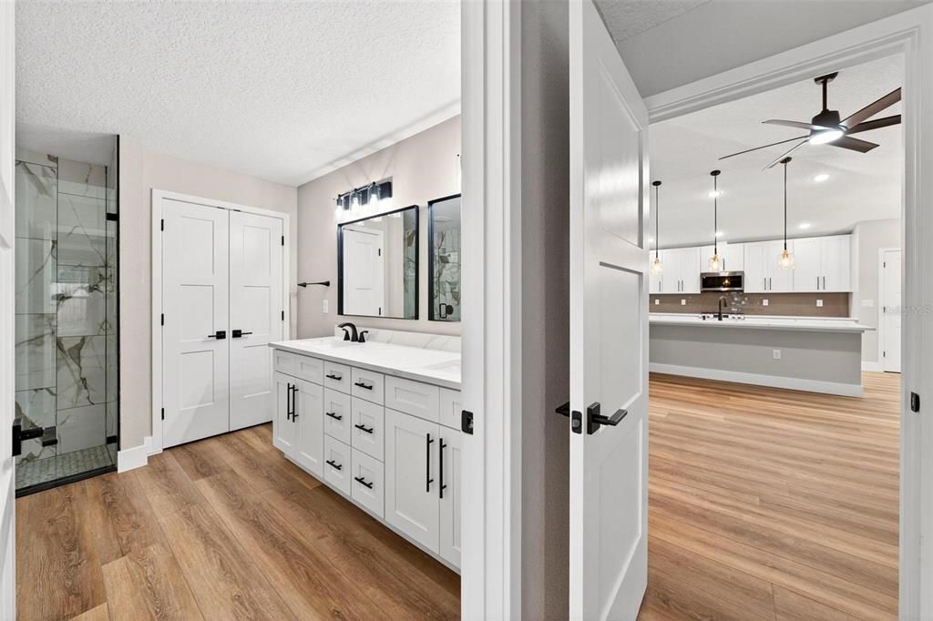 En Venta: $379,900 (4 camas, 2 baños, 1781 Pies cuadrados)