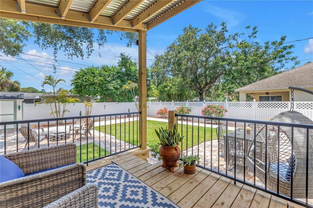 For Sale: $549,000 (3 beds, 2 baths, 1316 Square Feet)