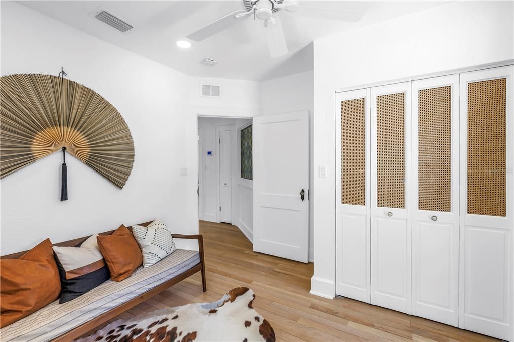 For Sale: $549,000 (3 beds, 2 baths, 1316 Square Feet)